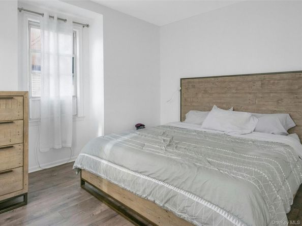 46 Meadow Lane, New Rochelle NY 10805