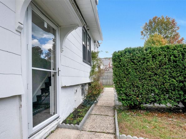 46 Meadow Lane, New Rochelle NY 10805