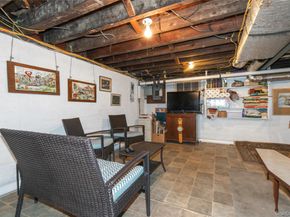 8 Plymouth Road, Great Neck NY 11023
