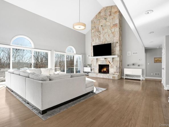 2 Hemlock Rise, Armonk NY 10504