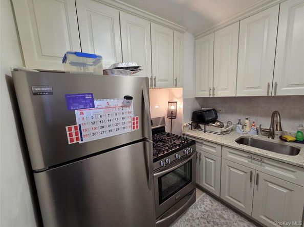 18-15 215th Street 6 A, Bayside NY 11360