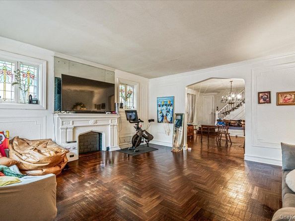 1404 E 49th Street, Brooklyn NY 11234