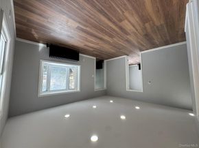 110 Woodside Avenue, Freeport NY 11520