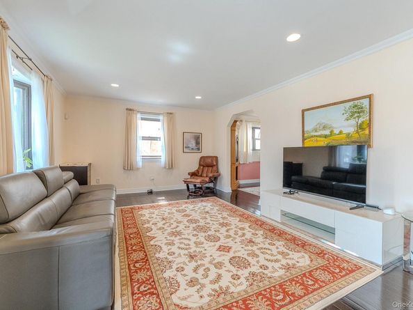 69-14 179th Street, Fresh Meadows NY 11365