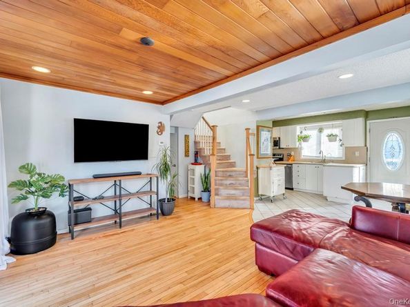 80 Parkway Boulevard, Ronkonkoma NY 11779