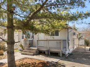 259 Waldo Street, Copiague NY 11726