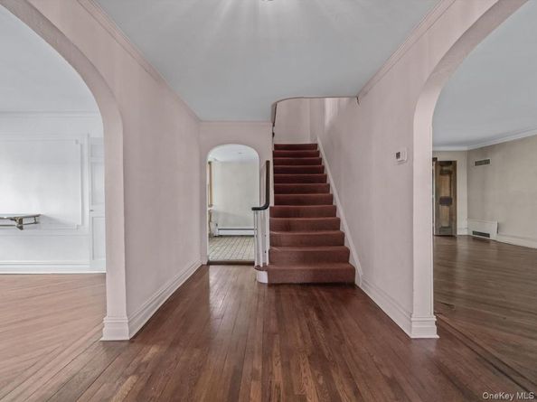 109 Wickham Road, Garden City NY 11530