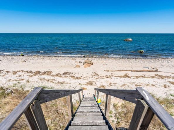4105 Soundview Avenue, Mattituck NY 11952