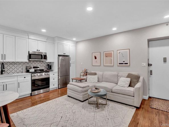 25 W Broadway 110, Long Beach NY 11561