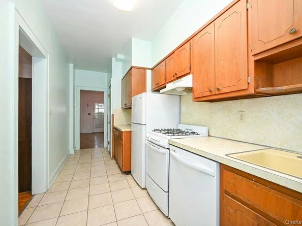 72-19 72nd Street, Glendale NY 11385