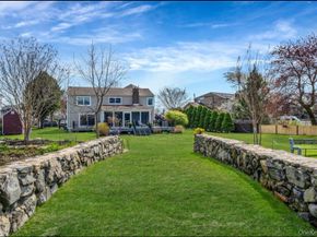 488 Everdell Avenue, West Islip NY 11795