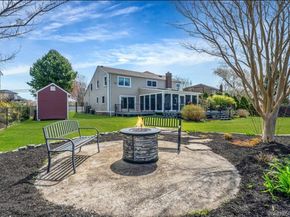 488 Everdell Avenue, West Islip NY 11795