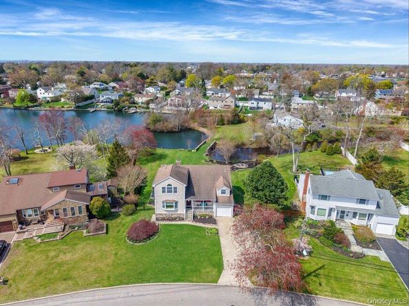 488 Everdell Avenue, West Islip NY 11795