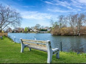 488 Everdell Avenue, West Islip NY 11795