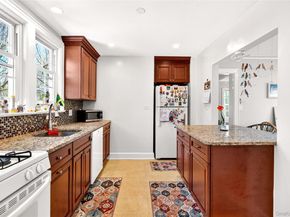 28 Spruce Street, New Rochelle NY 10805