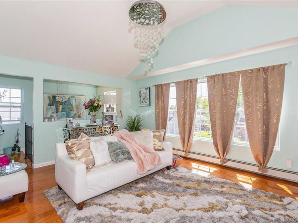 165 Wellesley Street, Hempstead NY 11550