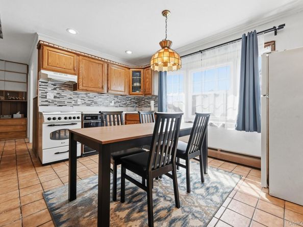 15 Bird Lane, Hicksville NY 11801