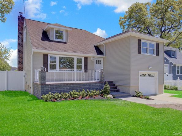 102 Hausch Boulevard, Roosevelt NY 11575