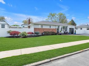 568 Plainview Road, Plainview NY 11803
