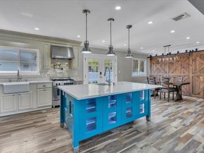 568 Plainview Road, Plainview NY 11803