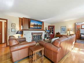 16 Brian Court, Northport NY 11768