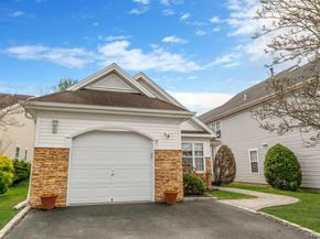 4 Alexandra Drive, Middle Island NY 11953