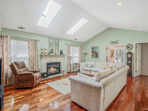 4 Alexandra Drive, Middle Island NY 11953