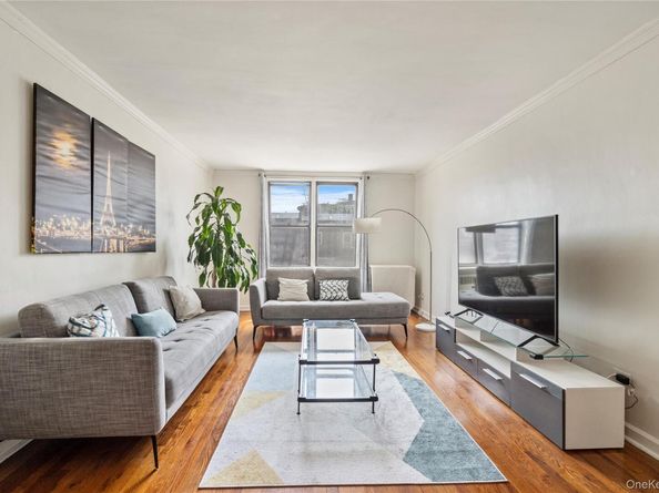 67-30 Dartmouth Street 2H, Flushing NY 11375