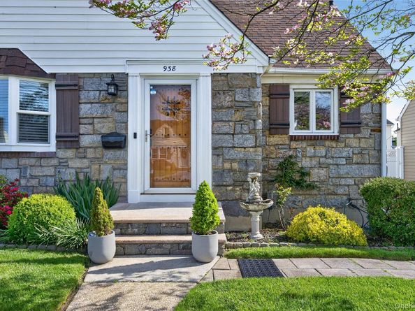 938 Van Buren Avenue, Franklin Square NY 11010