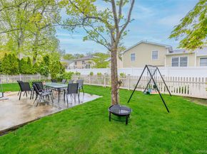 23 Geoffrey Lane, Hewlett NY 11557