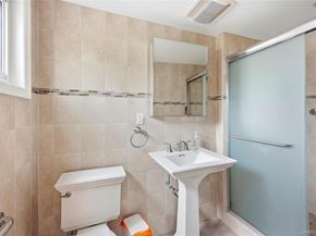 23 Geoffrey Lane, Hewlett NY 11557