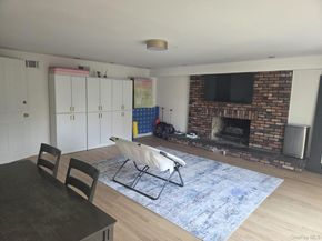 23 Geoffrey Lane, Hewlett NY 11557