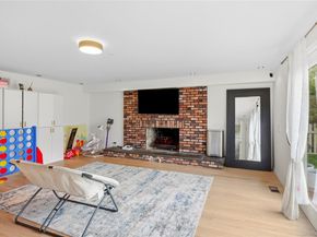 23 Geoffrey Lane, Hewlett NY 11557