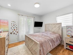 23 Geoffrey Lane, Hewlett NY 11557