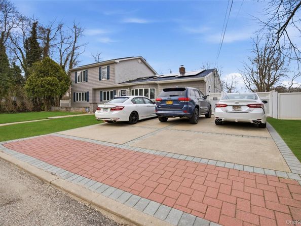 32 Landscape Drive, Wheatley Heights NY 11798