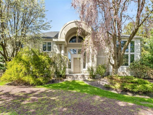 379 Smith Road, Ronkonkoma NY 11779