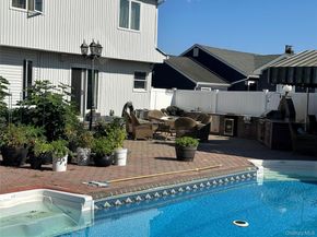 44 E End Avenue, Hicksville NY 11801