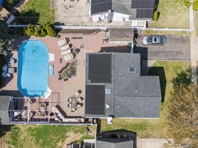 44 E End Avenue, Hicksville NY 11801