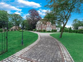 44 Arbor Place, Glen Cove NY 11542