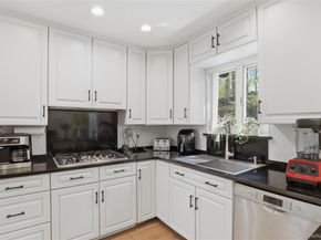 30 Ediths Way, Hastings-on-Hudson NY 10706