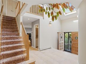 30 Ediths Way, Hastings-on-Hudson NY 10706