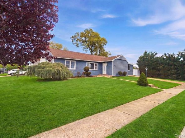 1871 Relyea Drive, Merrick NY 11566