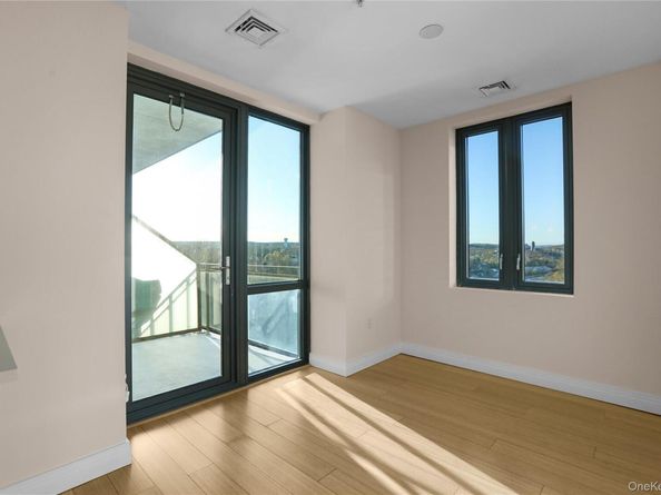 701 Ridge Hill Boulevard 11H, Yonkers NY 10710