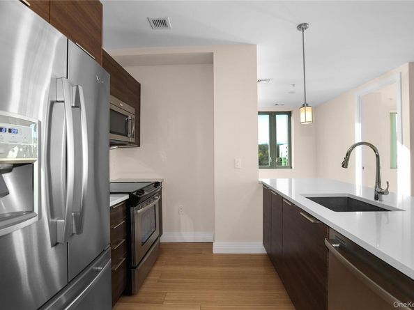 701 Ridge Hill Boulevard 11H, Yonkers NY 10710