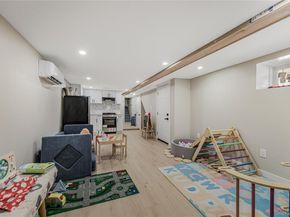2881 Roberts Avenue, Bronx NY 10461