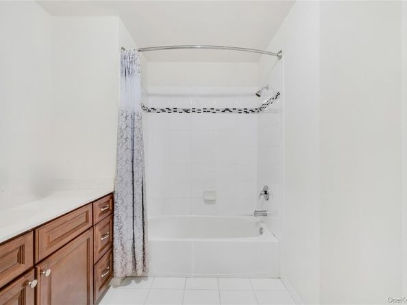 132 Weatherby Lane 132, Central Islip NY 11722