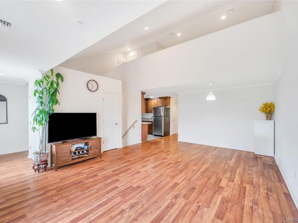 132 Weatherby Lane 132, Central Islip NY 11722