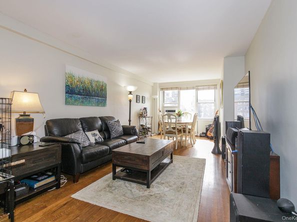 18-70 211th Street 5K, Bayside NY 11360