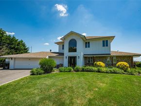 79 Tahlulah Lane, West Islip NY 11795