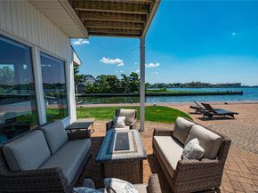 79 Tahlulah Lane, West Islip NY 11795